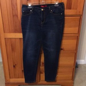 Jennifer Lopez skinny ankle jeans